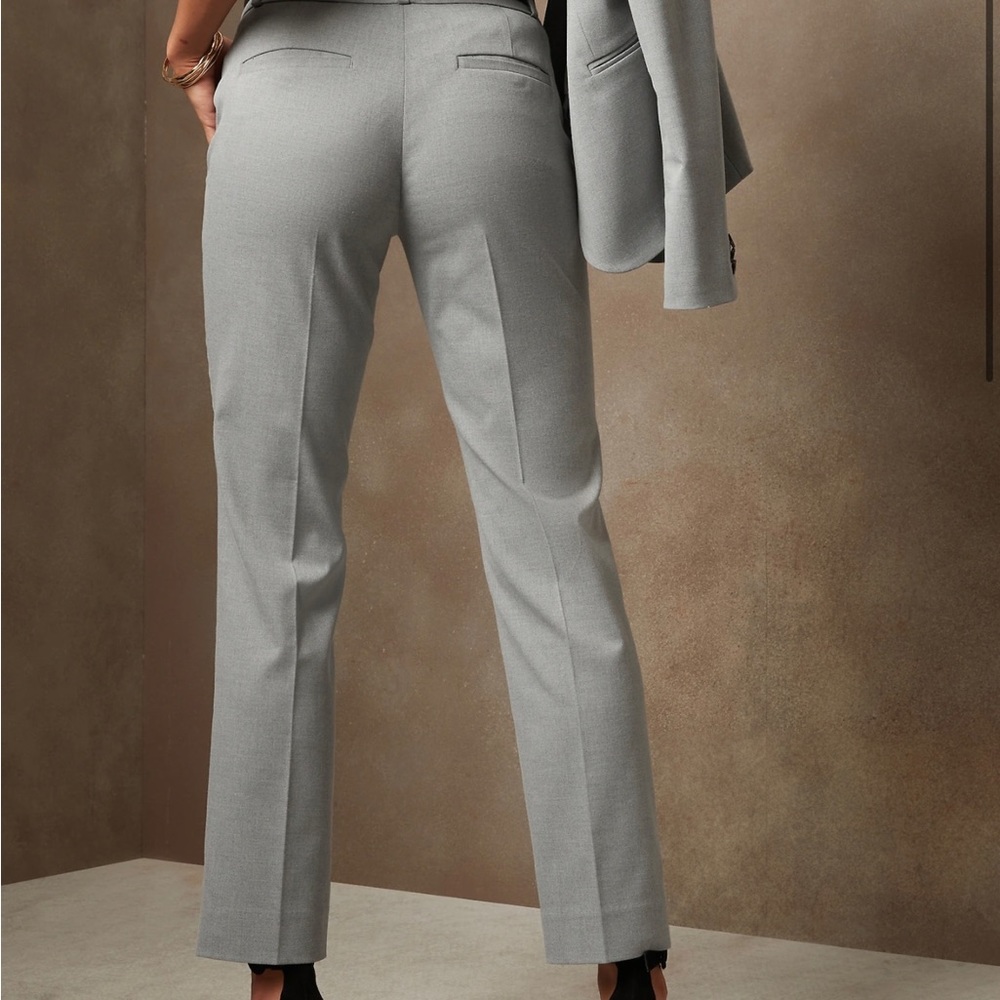 ✨ SHIPS FREE ✨ Ryan Pant. Heather Grey. Ankle Length. Well Cared For.